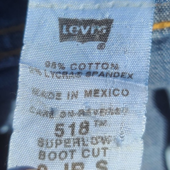Levis 518 Superlow Stretch Shorts - Picture 13 of 16